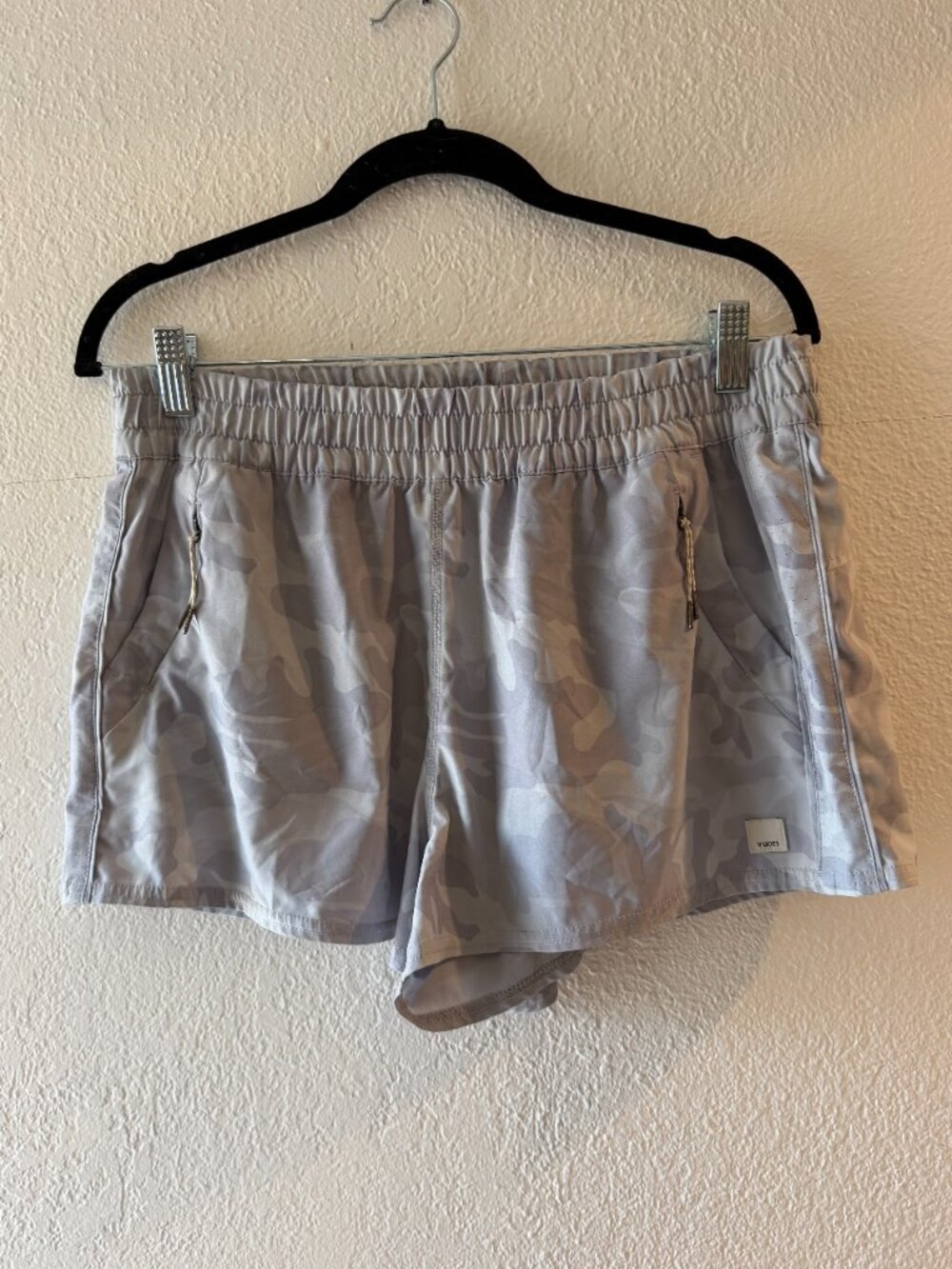 Vuori Dash Short Light Gray Camo, Size L